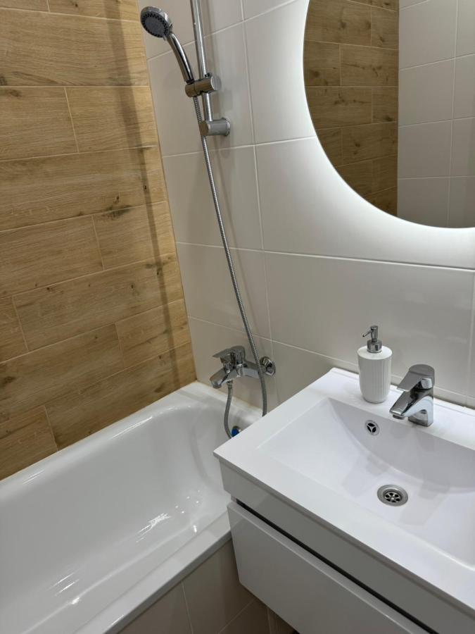 Люкс Апартаменты Cream Pearl На Подолье Vinnytsia Exterior foto